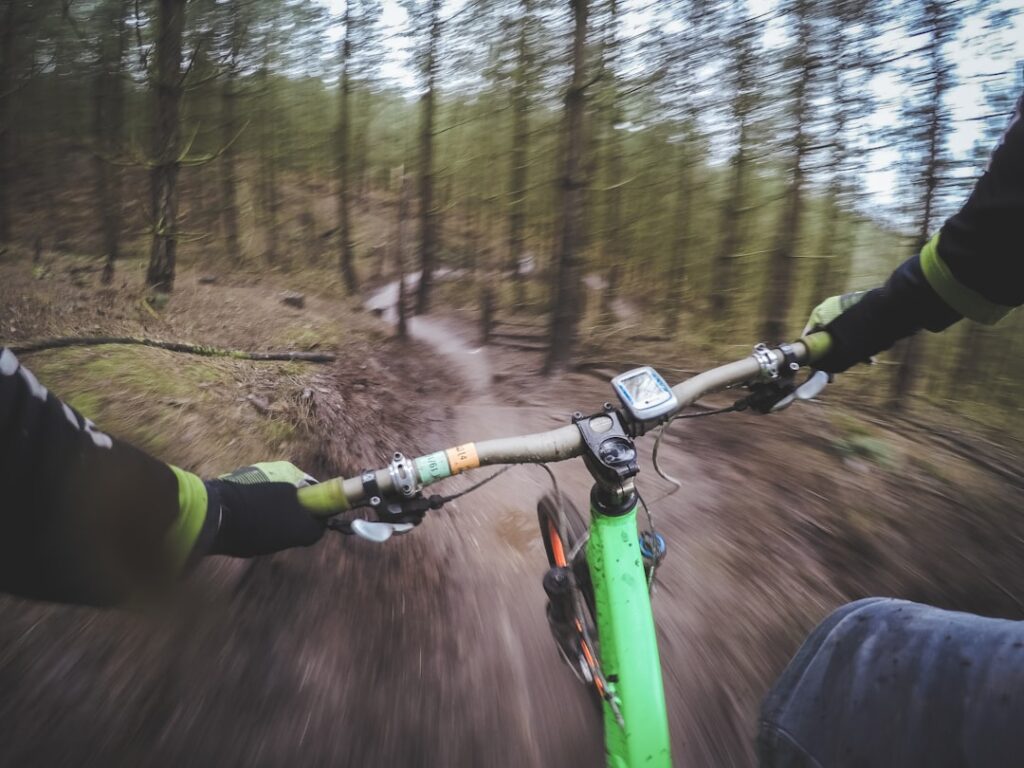 Photo Mountain biking